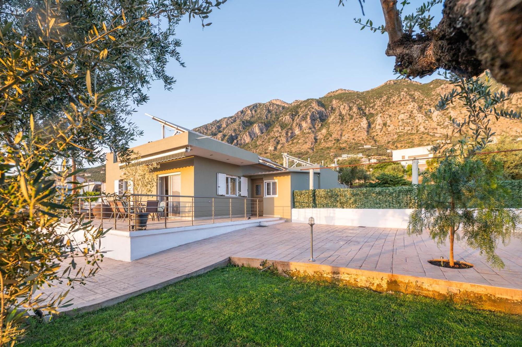 Thea Seaview Luxury Living Villa Kalamata Bagian luar foto