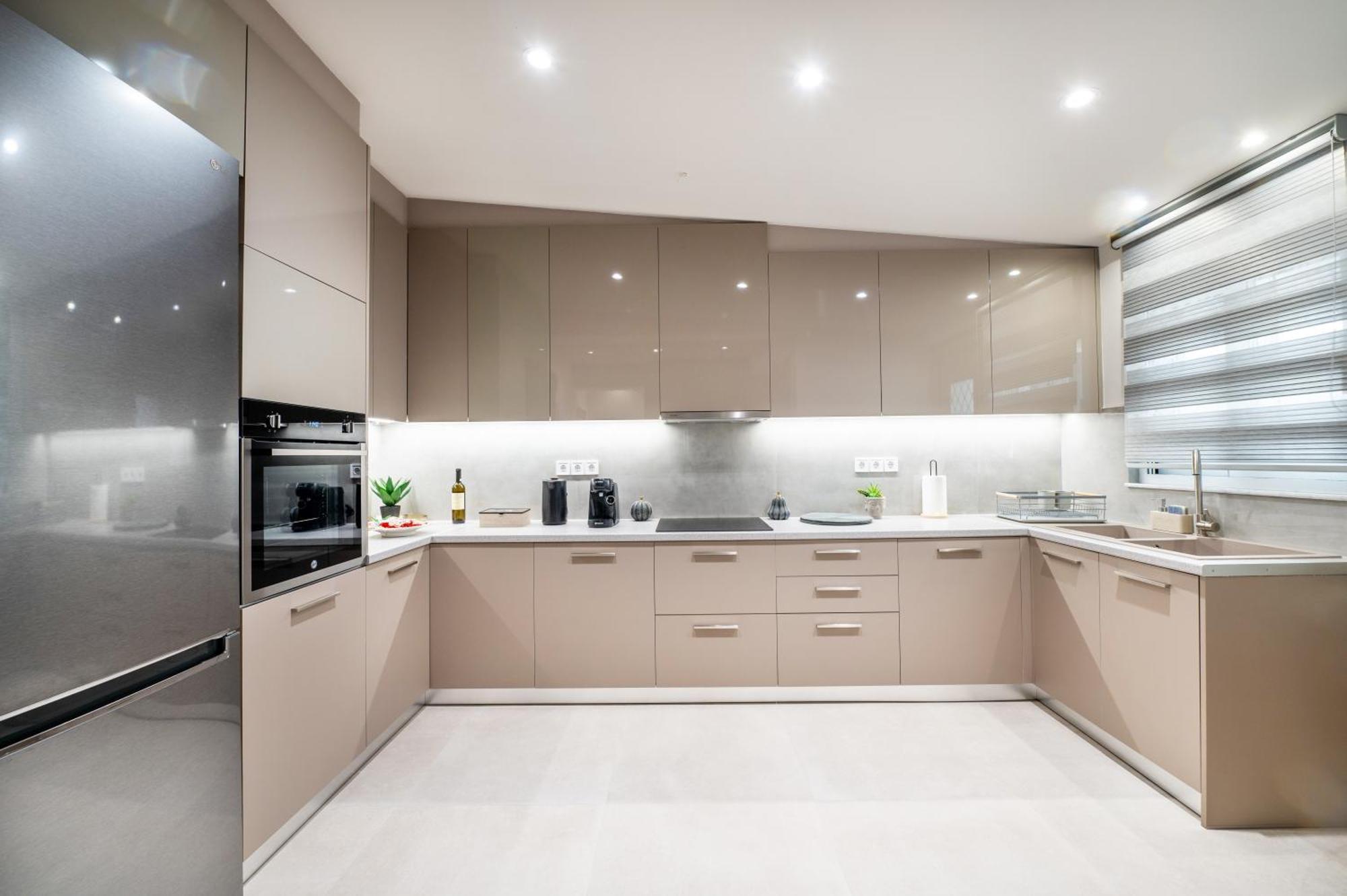 Thea Seaview Luxury Living Villa Kalamata Bagian luar foto