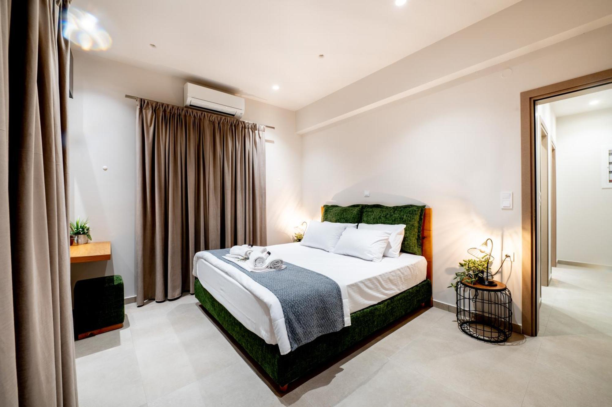Thea Seaview Luxury Living Villa Kalamata Bagian luar foto