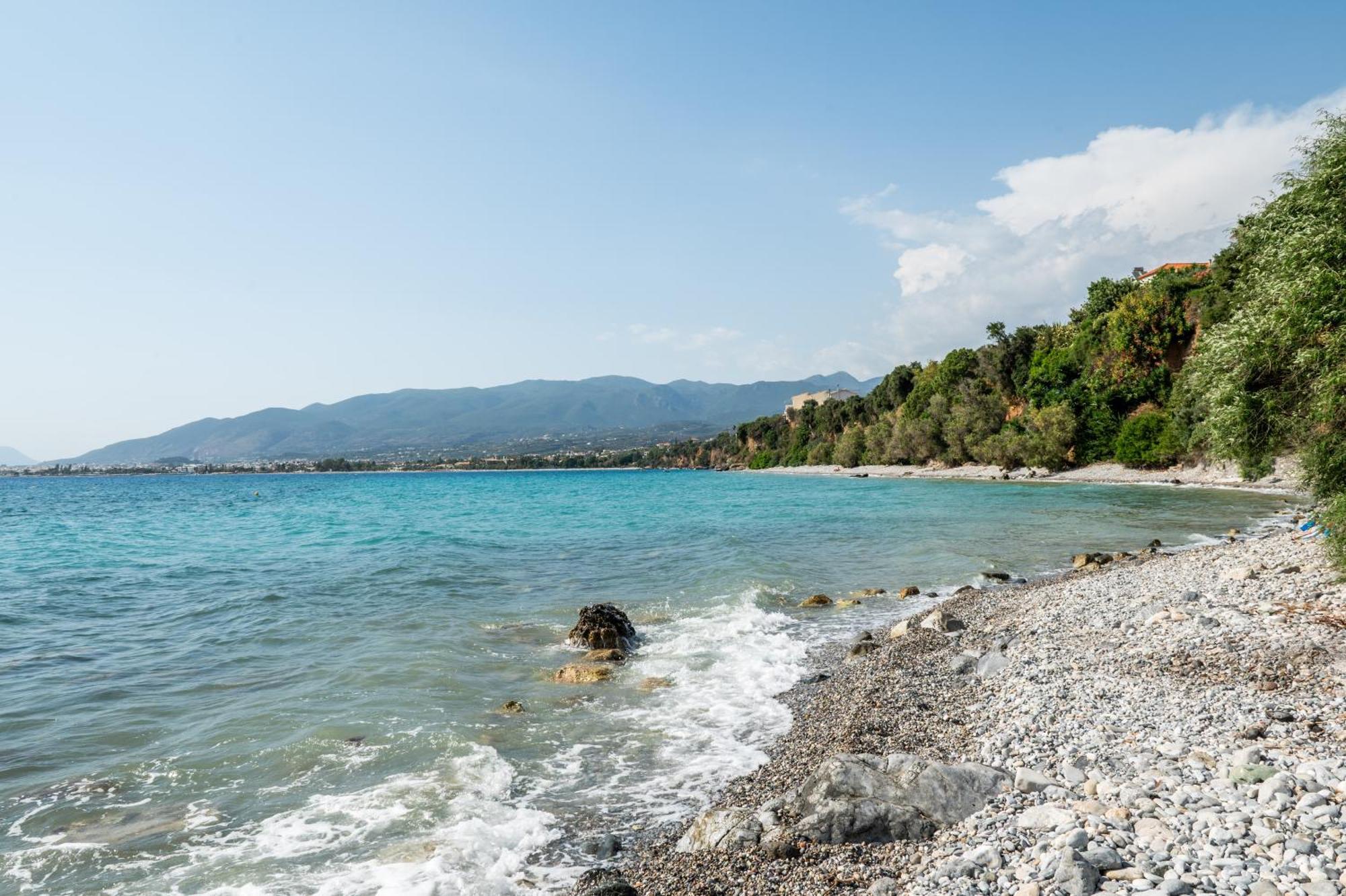 Thea Seaview Luxury Living Villa Kalamata Bagian luar foto