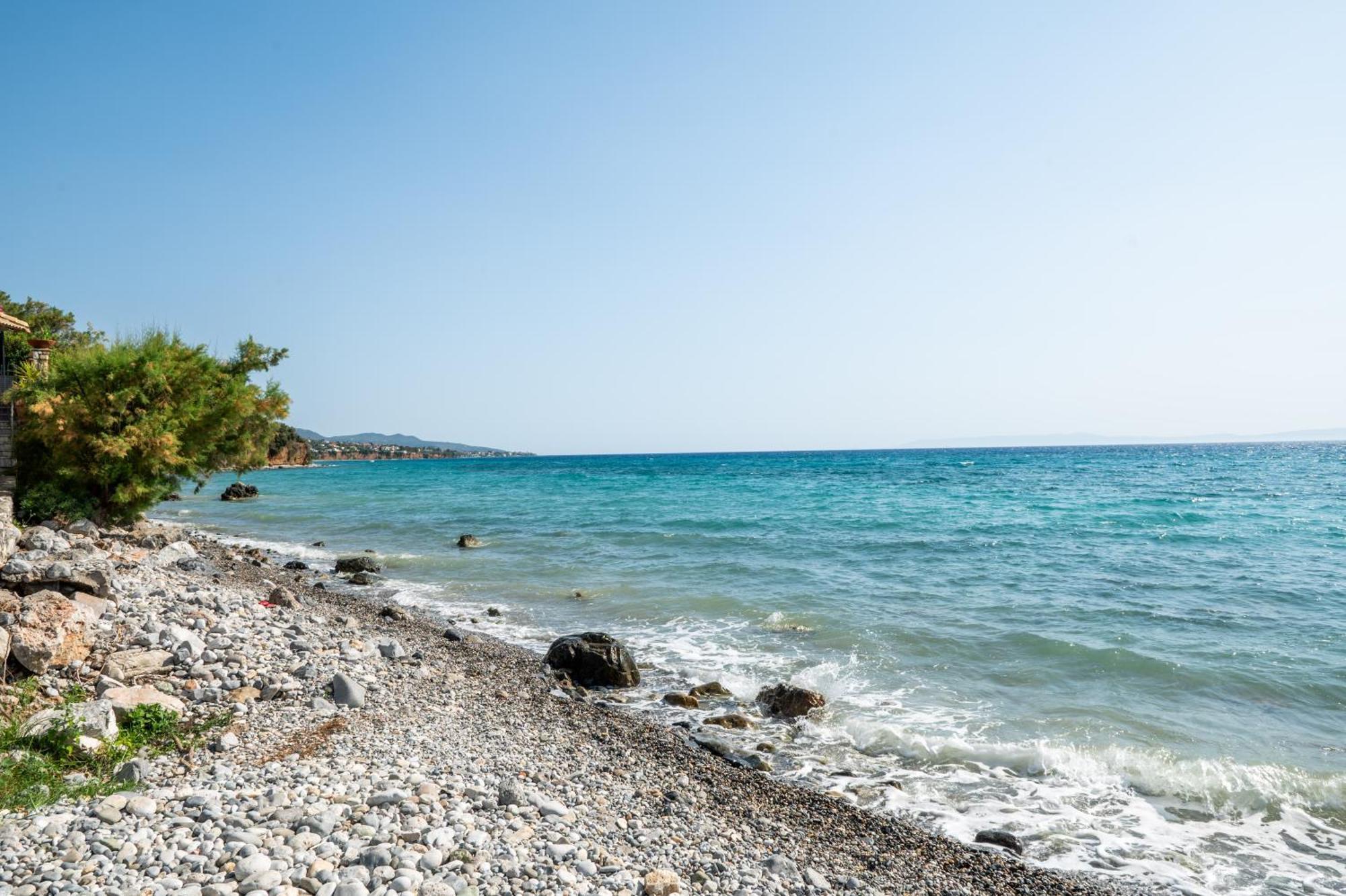 Thea Seaview Luxury Living Villa Kalamata Bagian luar foto